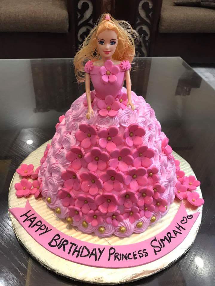 Barbie Doll Cake | Barbie doll cakes, Barbie cake, Doll cake